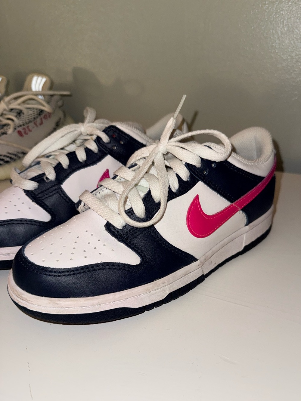 Nike Kids Low-Top Sneakers - White, navy & Pink US 5.5